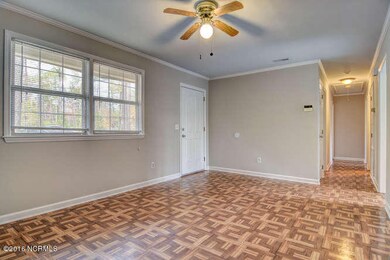 922 Middle Sound Loop Rd-small-006-13-DS