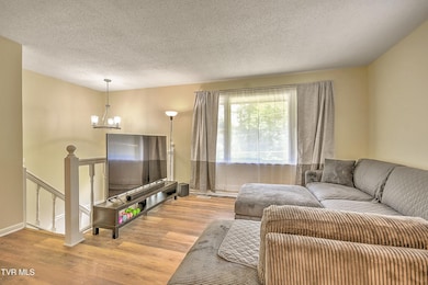 22126 Pinebrook BK-5