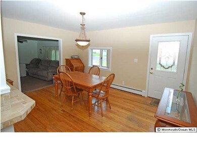 427 Melrose Way, Aberdeen, NJ 07721 - photo 2