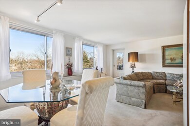 Park Sutton Condominiums unit 916, Silver Spring, MD 20910 - photo 7
