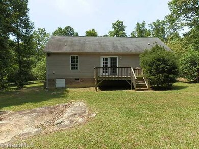 2127 Sunbeam Ct, Asheboro, NC 27205 - photo 3