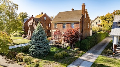 19131 S Lake Shore Blvd, Cleveland, OH 44119 - photo 2