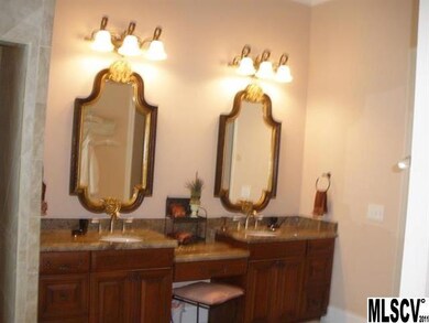MASTER VANITY