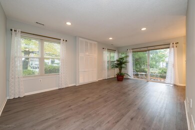 04_301SunshineCircle_2005_HiRes