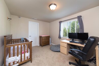 19568 Sager Loop, Bend, OR 97702 - photo 5