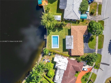 317 N 31st Ave, Hollywood, FL 33021 - photo 3