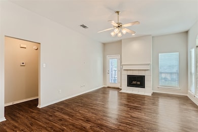 704 Ashbrook Dr, Desoto, TX 75115 - photo 5