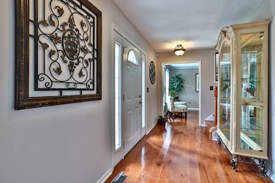 679 Candleridge Dr, Cincinnati, OH 45233 - photo 3