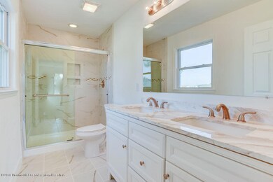 Master Bed Bath
