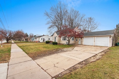 1659 9th St, Green Bay, WI 54304 - photo 6