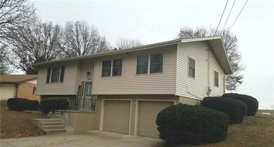 308 E 29th St S, Newton, IA 50208 - photo 2