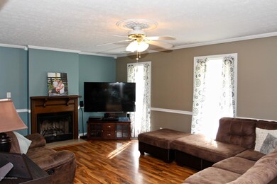 828 Greenbriar Rd, Mount Washington, KY 40047 - photo 2