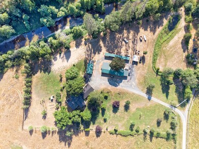 2589 E Evans Creek Rd, Rogue River, OR 97537 - photo 5