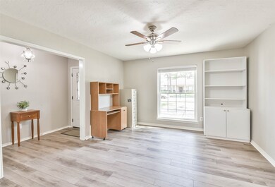 6007 Green Terrace Ln, Houston, TX 77088 - photo 7