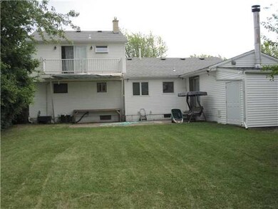 90 Coronation Dr, Buffalo, NY 14226 - photo 2