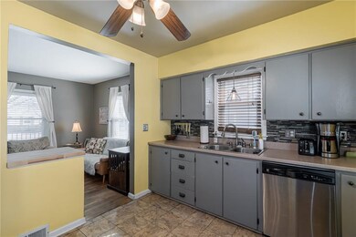 2400 48th St, Des Moines, IA 50310 - photo 7