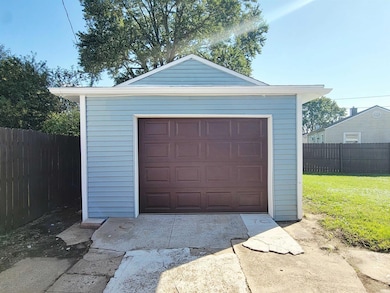 940 Fairway St, South Bend, IN 46619 - photo 4