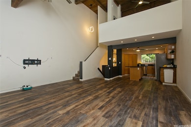 Vaulted ceilings - grand open space. Wired in for