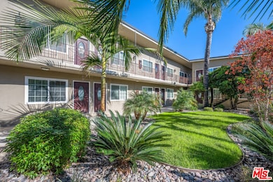 276 S Sierra Madre Blvd, Pasadena, CA 91107 - photo 2