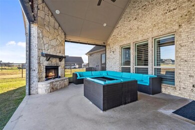 324 El Pescado Ct, Godley, TX 76044 - photo 6