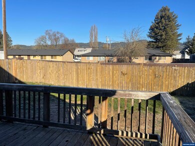 627 W Main St, Sheridan, OR 97378 - photo 7