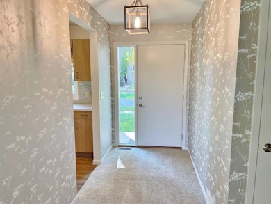 1028 W Central Ave, Minot, ND 58701 - photo 3