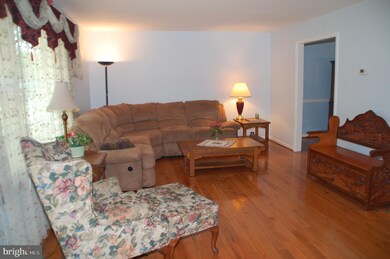 2637 Valley Woods Rd, Hatfield, PA 19440 - photo 4