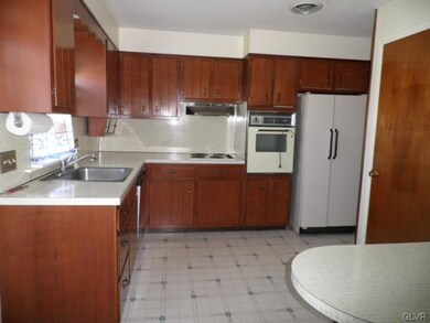 1011 N 14th St, Allentown, PA 18102 - photo 5