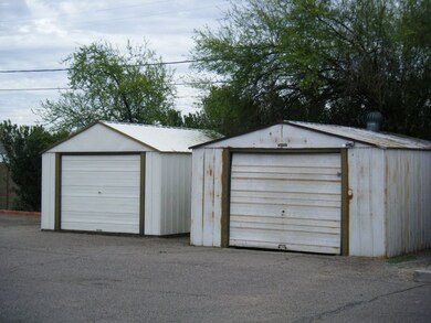 2 Out buildngs included