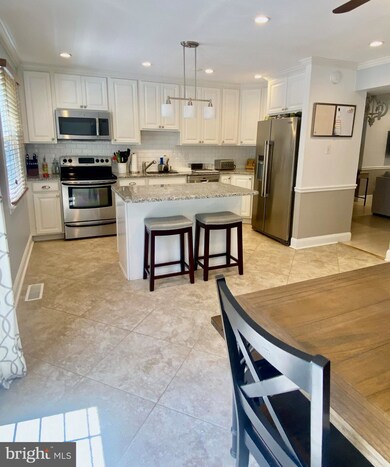 318 Birch Dr, Lafayette Hill, PA 19444 - photo 2