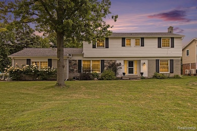 26031 Hidden Ln, Grosse Ile, MI 48138 - photo 2