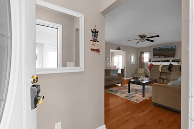 196 N Ogden Ave, Columbus, OH 43204 - photo 5