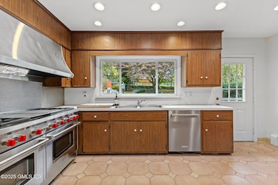 11 Gregory Rd, Cos Cob, CT 06807 - photo 7