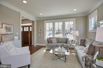 6800 Crutchfield St, Falls Church, VA 22043 - photo 3