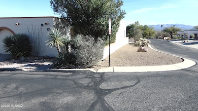 952 W Camino Asturias, Green Valley, AZ 85622 - photo 2