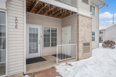 2056 11th Ave SE unit B, Rochester, MN 55904 - photo 2