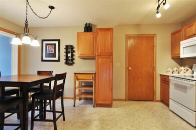 1416 Aspen Dr unit 1416, Waterloo, IA 50701 - photo 4