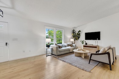 13-web-or-mls-12061HarmonRoad_Hommati102