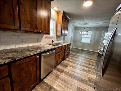 1516 S 4th St, McAlester, OK 74501 - photo 3