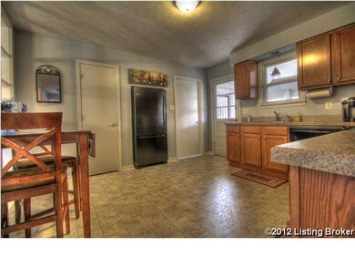 6804 Beulah Church Rd, Louisville, KY 40228 - photo 3