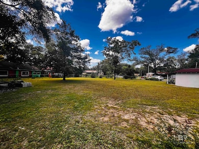 654 W Walnut Ave, Crestview, FL 32536 - photo 7