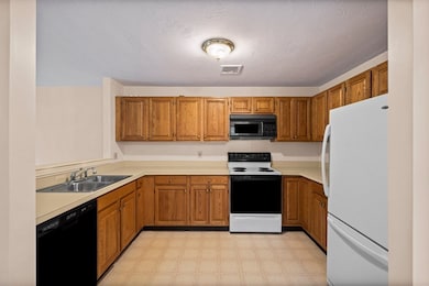 30 Hobart Ln unit 30, Rockland, MA 02370 - photo 4