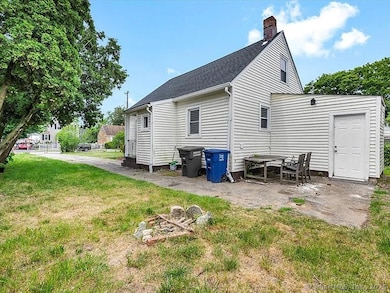 182 Trumbull Ave, Bridgeport, CT 06606 - photo 3
