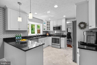 9407 Spring Water Path, Jessup, MD 20794 - photo 5