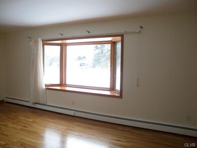 5260 Elgin Dr, Emmaus, PA 18049 - photo 7