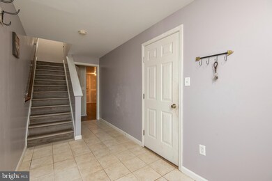 2226 Mckinley Ave, Reading, PA 19609 - photo 4