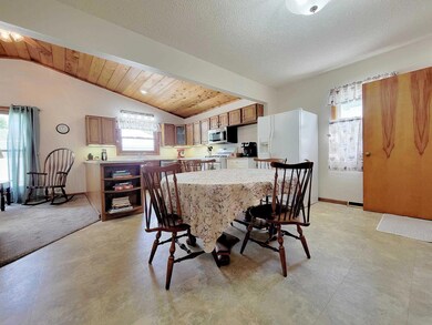 1526 Lilac Ln, Cedar Falls, IA 50613 - photo 7