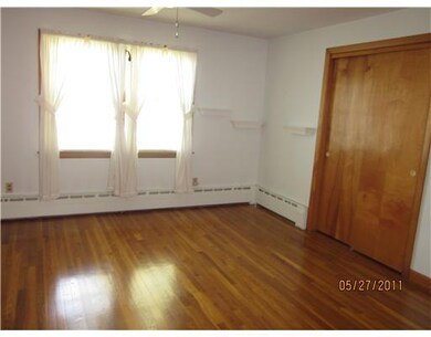 117 Hillard Ave, Warwick, RI 02886 - photo 4