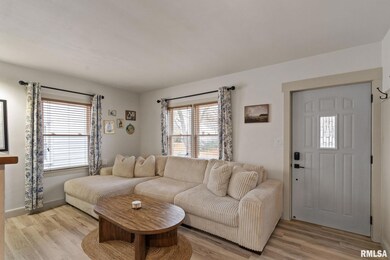 3118 9 1 2 St, Rock Island, IL 61201 - photo 5