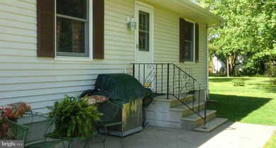 31455 Clarks Wharf Rd, Trappe, MD 21673 - photo 2